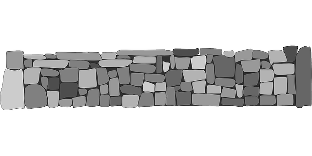 zeď s kamenů
